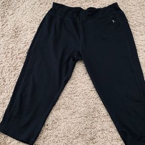 Black cropped leggings